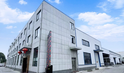 <p>揚(yáng)州信之諾機(jī)械有限公司是中國(guó)飲料工業(yè)協(xié)會(huì)，中國(guó)酒業(yè)協(xié)會(huì)，中國(guó)食品工業(yè)協(xié)會(huì)啤酒專(zhuān)業(yè)委員會(huì)會(huì)員單位。公司地處京杭大運(yùn)河畔，千年古驛高郵城南工業(yè)區(qū)。</p><p>公司自創(chuàng)辦以來(lái)堅(jiān)持以“質(zhì)量是企業(yè)的生命”的服務(wù)理念，為啤酒、黃酒、白酒、調(diào)味品、飲料、生物化工等行業(yè)提供各種成套設(shè)備。受到了百事可樂(lè)、農(nóng)夫山泉、達(dá)利園、青島啤酒集團(tuán)、華潤(rùn)啤酒集團(tuán)、燕京啤酒集團(tuán)、鎮(zhèn)江香醋、老大同、淘大醬油、古越龍山、會(huì)稽山黃酒等國(guó)內(nèi)外知名廠(chǎng)家的一致好評(píng)。本公司堅(jiān)持以專(zhuān)業(yè)/創(chuàng)新/誠(chéng)信為宗旨，于全國(guó)各地新老客戶(hù)攜手合作共創(chuàng)美好未來(lái)。</p>